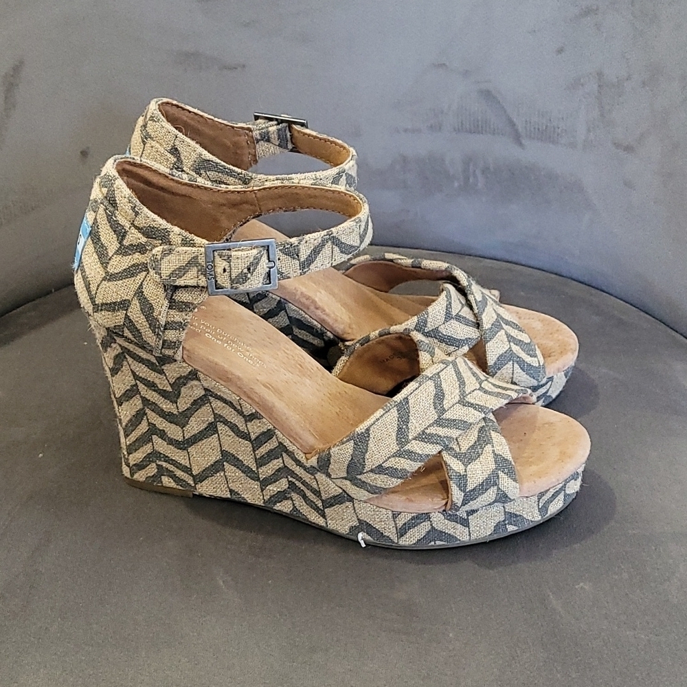 Toms wedges